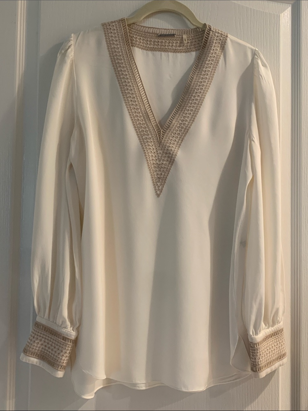 Elie Tahari 100% Silk Ivory Blouse with Beige Embroidered Trim Size S